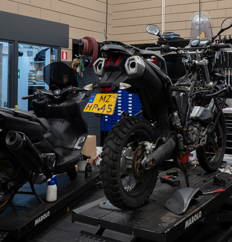 MCW Winkel en webshop | MotorCentrumWest